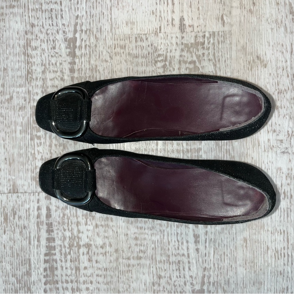 Stuart Weitzman Black Textured Heels with Buckle Design Size 8.5 - Picture 2 of 5
